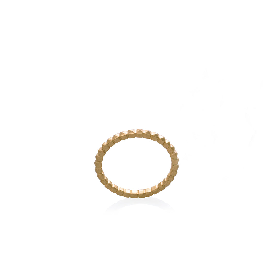 Anillo taches liviano en oro 18k amarillo, vista superior, alta joyería hecha a mano en Colombia.