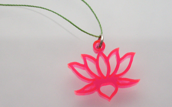 Shuk designs amulet for Loto | Shuk diseña amuleto para Loto