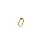 Anillo reticulado en oro amarillo con zafiro montana cabuchon 5mm