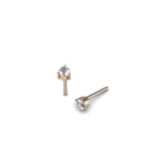 Aretes topo de oro rosado 18k con diamantes redondos GH-VS de 0.10ct, vista lateral. Joyería de autor, hecho en Colombia por Mariana Shuk.