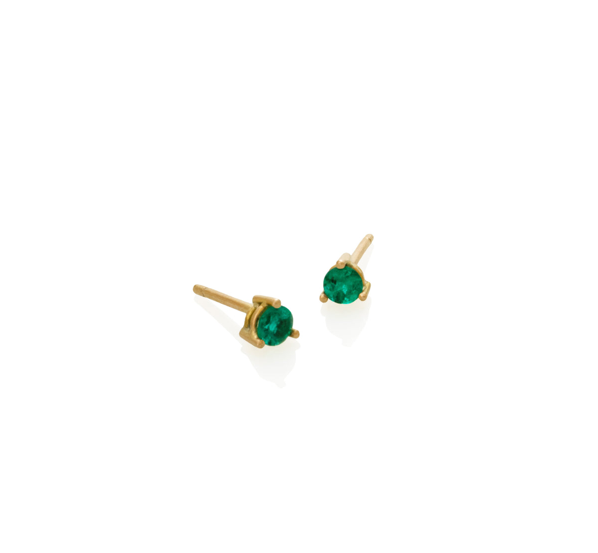ARETES CON ESMERALDAS REDONDAS EN ORO AMARILLO