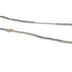 Collar secuencia zafiro verde en vermeil, foto con vista zoom. Joyería artesanal inspirada en equilibrio y serenidad. Diseños exclusivos, hecho en Colombia por Mariana Shuk.