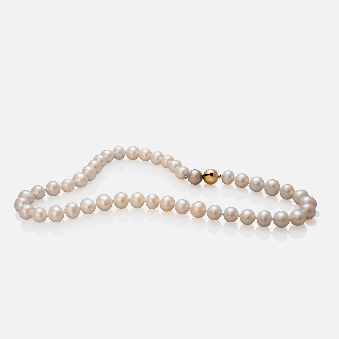 COLLAR DE PERLAS BLANCAS BROCHE BOLA