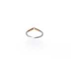 Anillo en plata 0.925 y oro amarillo 18k con diamante de 0.02 ct, vista frontal, alta joyería de autor hecha a mano en Colombia.