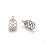 Aretes piñas de plata 925, vista frontal. Joyería de autor, hecho en Colombia por Mariana Shuk